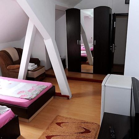 Pensiunea Rubin Ranca Bagian luar foto